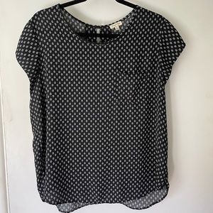 EUC Black print Lily White blouse Size XL